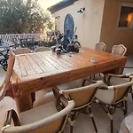Casa Topic Blace